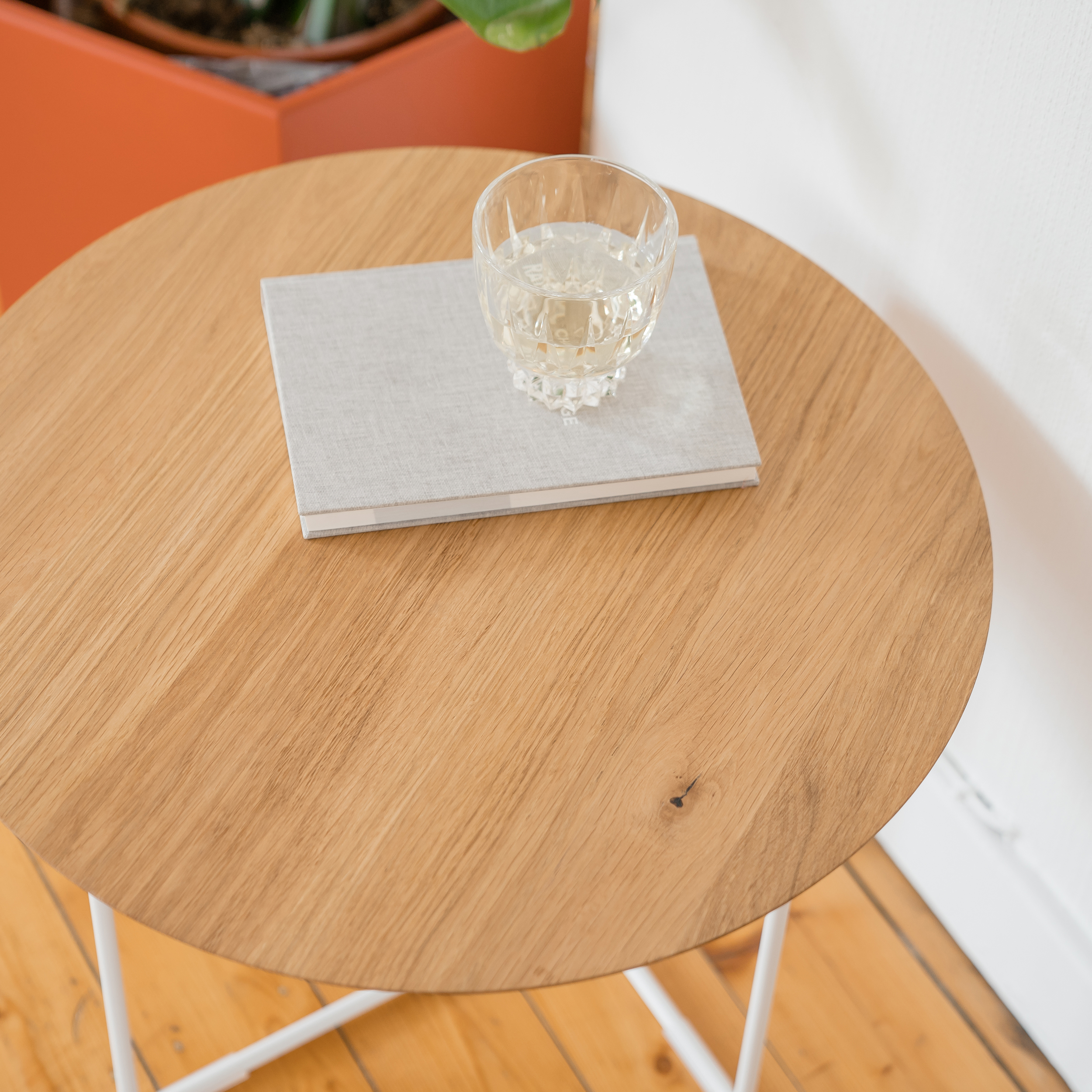 weld_co_beistelltisch_eiche_01_bte01_weiss_detail01_q Holz Beistelltisch