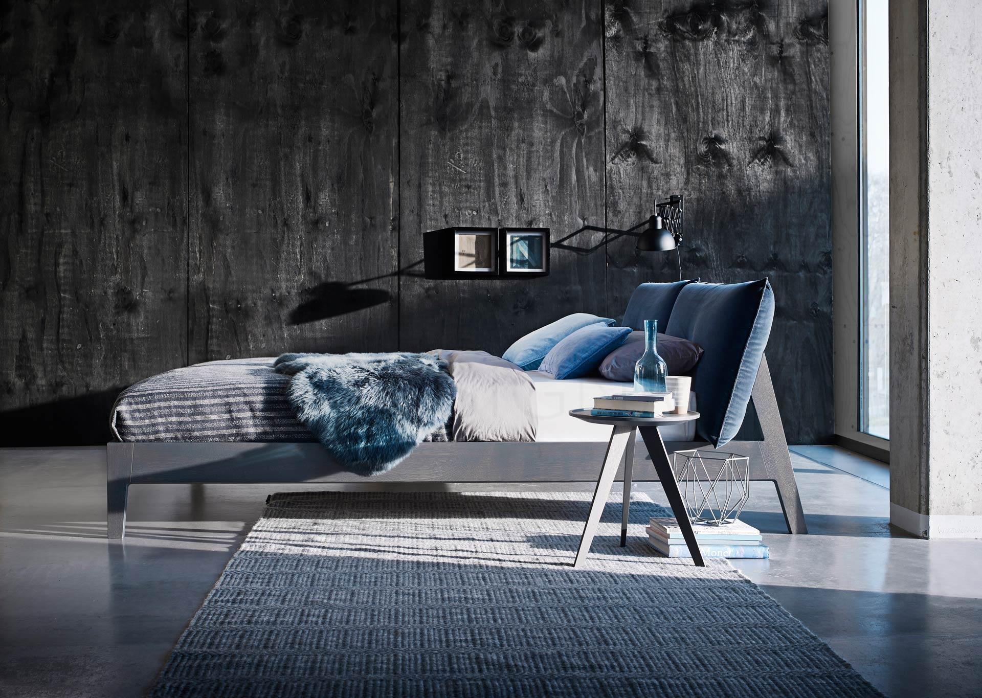 moeller-design-alva-holzbett-kissen-leder-stoff-15bgY2FjaNYvb73