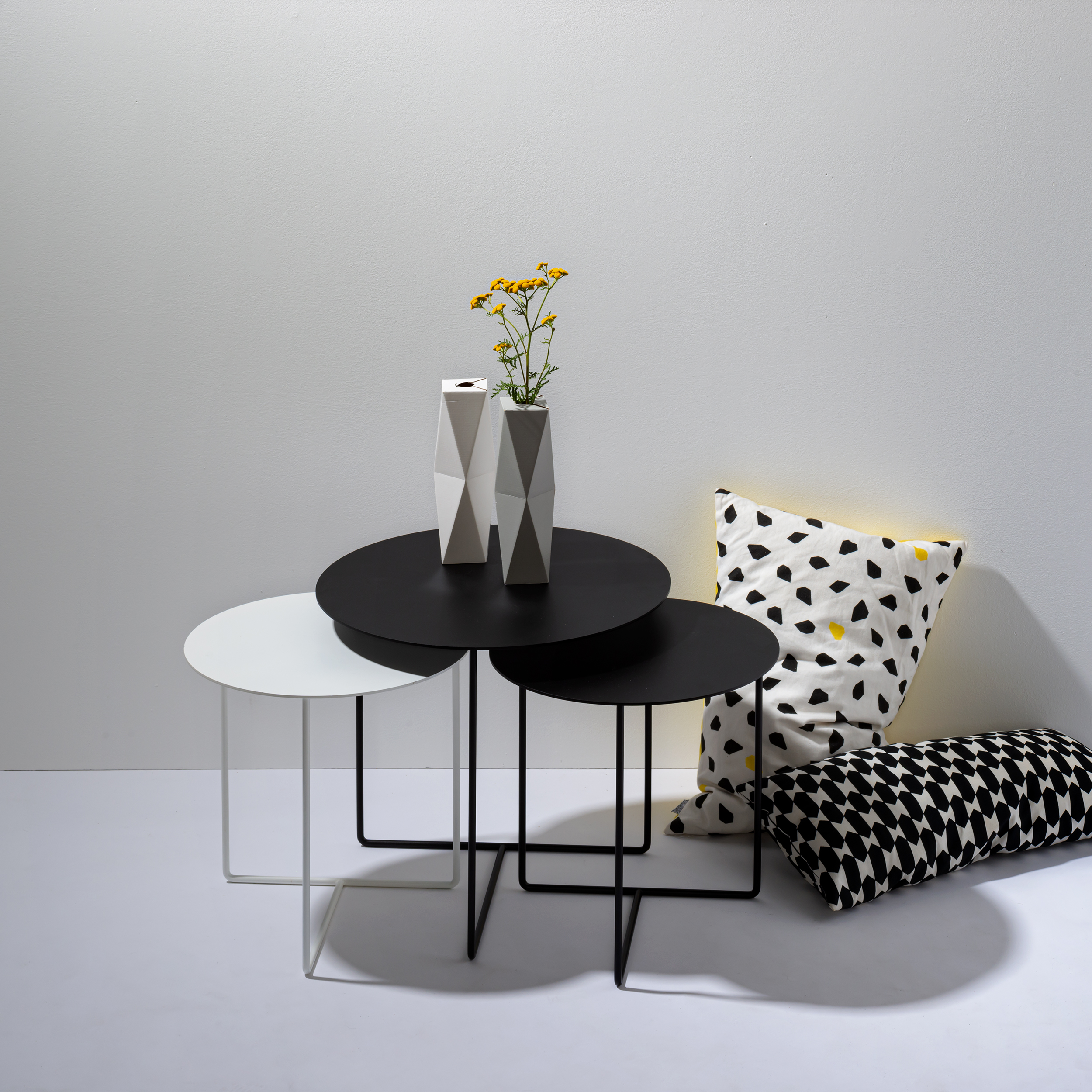 SOLID 03 | SOLID 01 Beistelltisch