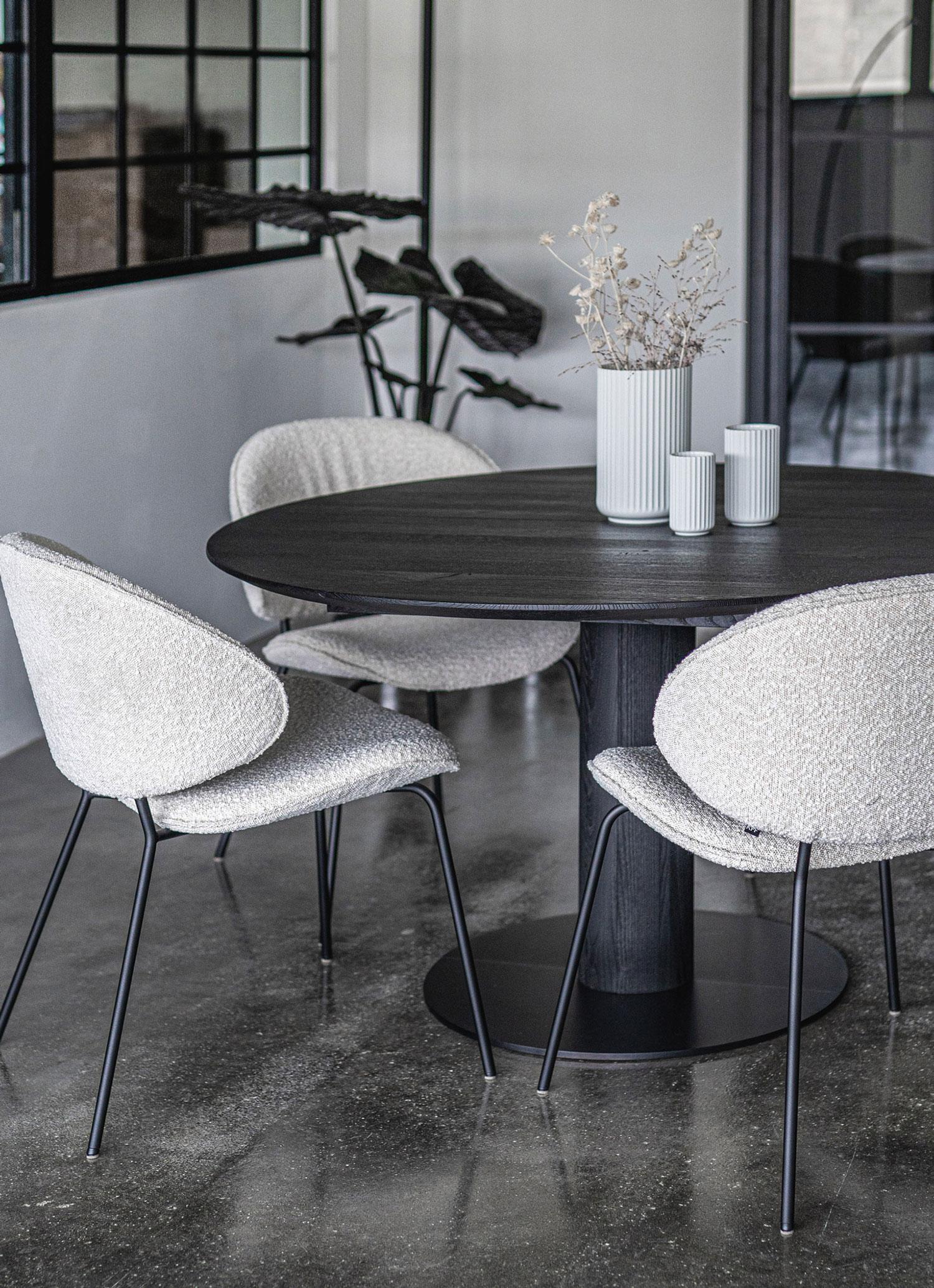 DOMINO PLUS Tisch mit Ausziehfunktion