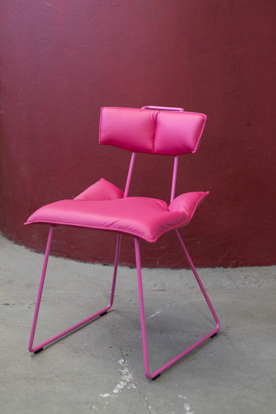 RÄY - STUHL MIT HERZ [PINK EDITION]